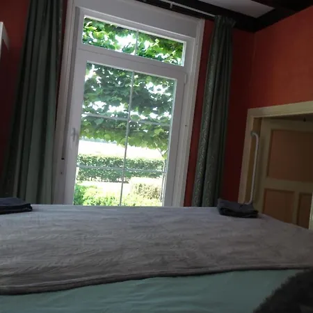 Gezellige Woonboerderij Met Weids Uitzicht *